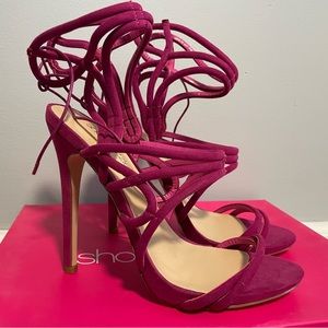 Show Dazzle Tie Up Sandal